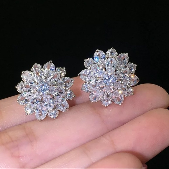 New 2020 Gorgeous Flower Studs Women 925 silver - Picture 4 of 9